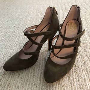Vince Camuto army green heels